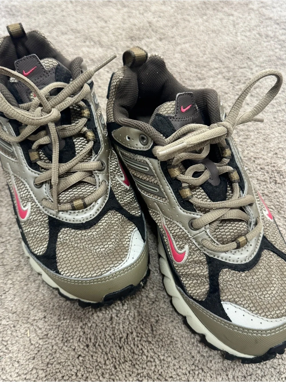 Nike Women's Beige, Brown & Pink Trail sneakers